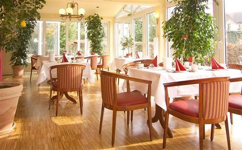 Biohotel Am Lunik Park Хоэн-Нойендорф Ресторан фото